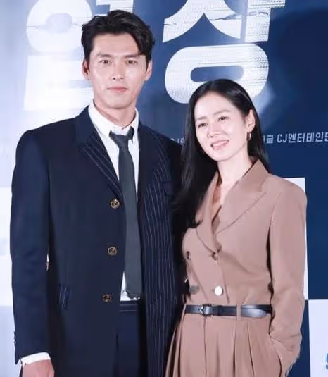 孫藝珍官宣結婚,而新郎卻是她的初戀,情侶裝早已暴露戀愛端倪