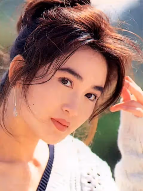 溫碧霞:出身貧民窟,幼時差點被賣掉,結婚後不生孩子老公也支持