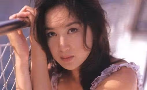 溫碧霞:出身貧民窟,幼時差點被賣掉,結婚後不生孩子老公也支持