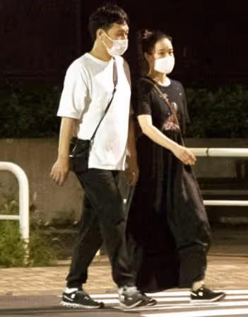 36日本人氣女星蒼井優官宣懷孕,男方大其9歲,被稱最丑藝人