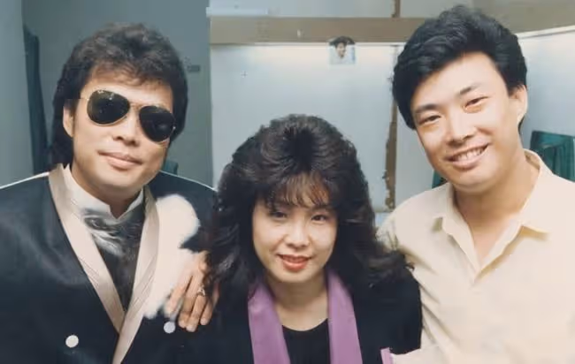 一件袈裟上千萬,戴勞力士,跟尼姑打架,費玉清的師太姐姐太荒唐