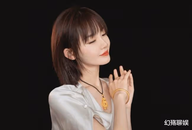 慶功宴被馮小剛威逼獻舞，新婚後鄭愷出沒夜店，苗苗真的幸福嗎？