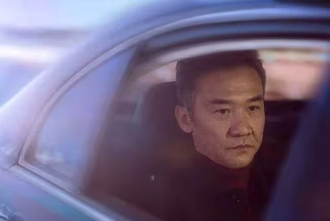 戲骨黃志忠惹爭議,拍戲只拍正臉背影都用替身,獲3人服務排場大