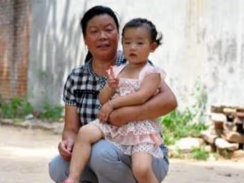 國慶回鄉給岳母3000，行車返程途中接到岳母電話，我滿眼淚水打轉