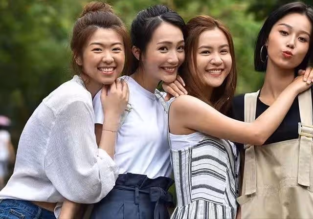 一人分飾兩角!23歲名模演「最強小三」,自曝最短戀情只有8小時