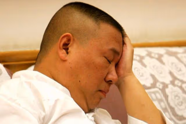 郭德綱如隱退誰接德雲社的班?兒子恐怕都不行,也許該有新的模式