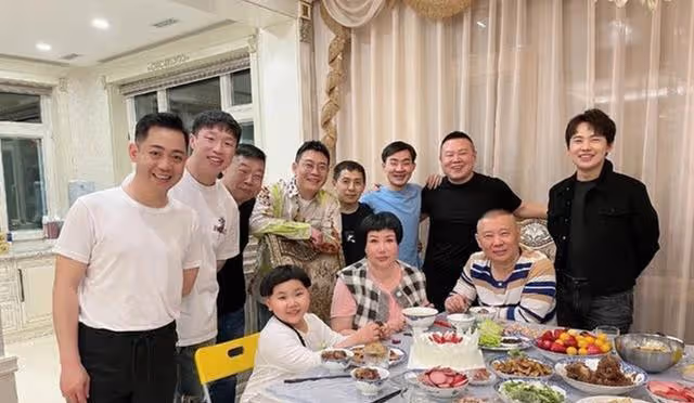 郭德綱如隱退誰接德雲社的班?兒子恐怕都不行,也許該有新的模式