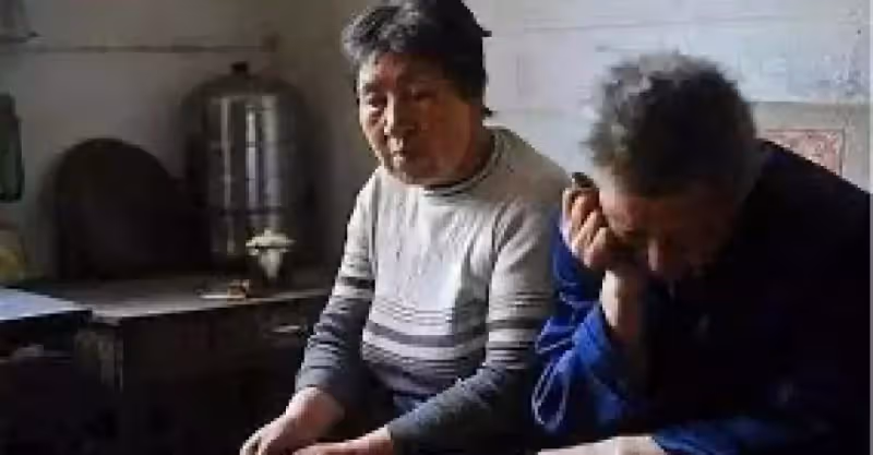 一生積蓄被兒子騙走！64歲老母親含淚求助：來生再也不這樣養孩子了「30年養出個白眼狼」