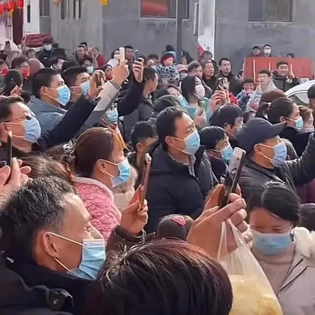 大衣哥朱之文和某導演的事情為什麼解決不了,陳亞男做飯也有話題