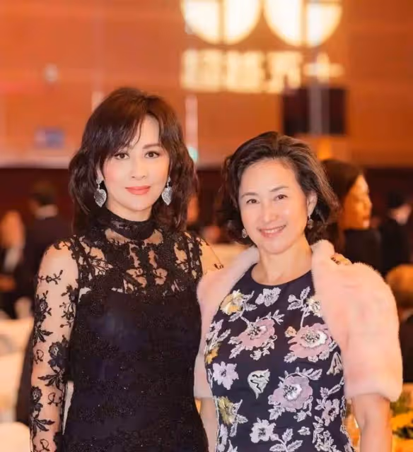 有一種愛情叫陳百強與何超瓊,你當哥哥送我出嫁,我以妻子為你扶靈