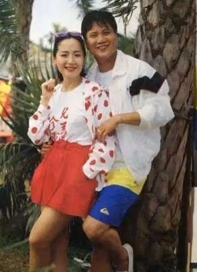 「大哥」萬梓良:情斷恬妞,征服3個女人,最後成了河南女婿