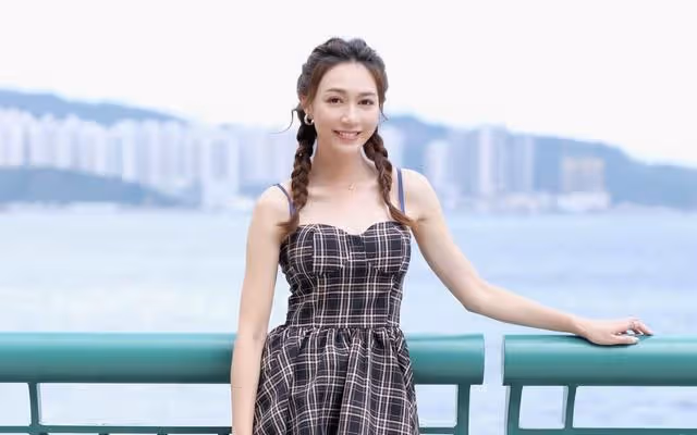 遺憾!TVB港姐冠軍含淚宣布與外國男友分手,氣質出眾上位在即