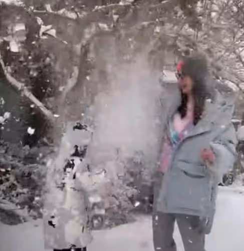 前央視主持人經緯結婚生子!與半人高兒子同框,曾與撒貝寧熱戀