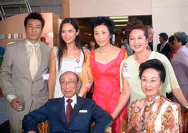 98歲億萬富婆去世!被稱為香港第一闊太,其夫是TVB創辦人之一
