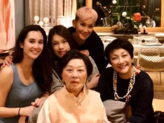 98歲億萬富婆去世!被稱為香港第一闊太,其夫是TVB創辦人之一