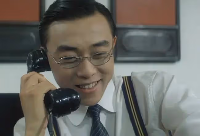 53歲男星移民國外近況,成當地主持界一哥,年邁老父留在家鄉生活