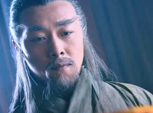 53歲男星移民國外近況,成當地主持界一哥,年邁老父留在家鄉生活
