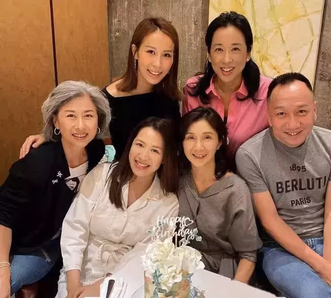 那個只做家務,不上班的妻子開始獨立,丈夫急忙道歉,還是離婚了