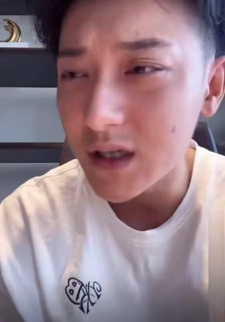 黃子韜直播澄清後翻車,粉絲曝其無空窗期,情史包攬中韓偶像網紅