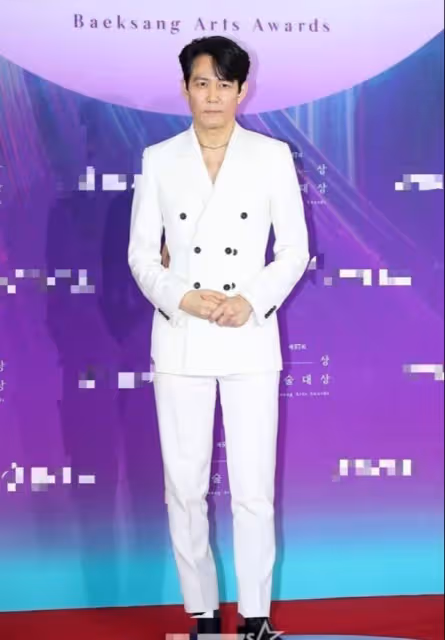 韓國百想大賞紅毯糊了,死亡打燈現原形,高清生圖男神女神比油膩.