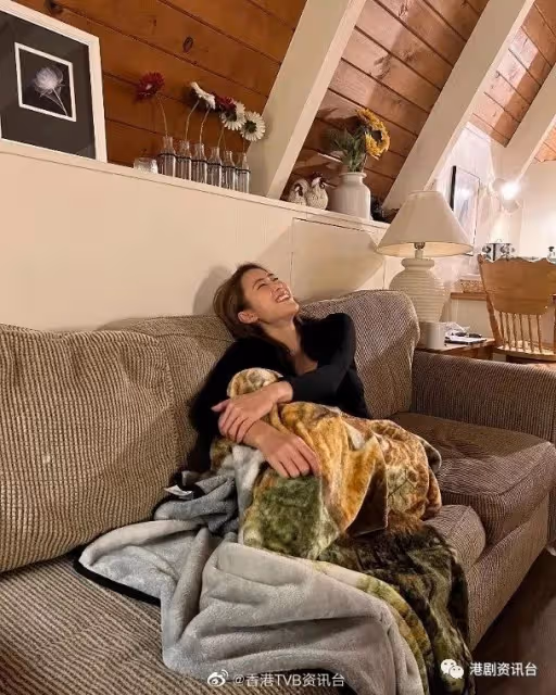 劉穎鏇揚言唔諗感情事!傅嘉莉小背心做打女