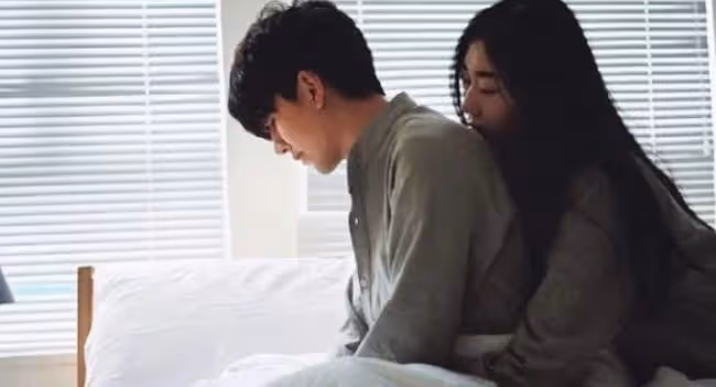 畢業後,我找了個前台的工作,在那邂逅了一個男人
