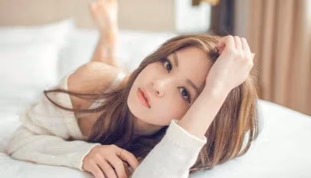 畢業後,我找了個前台的工作,在那邂逅了一個男人
