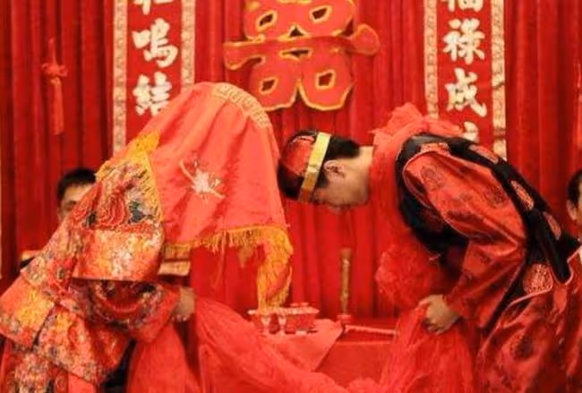 搞爛木水桶,婆婆出手,媳婦氣回娘家,第二天衣里有樣東西,挺起