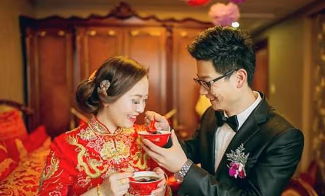 女子寄給弟弟25萬買房結婚,回家開門,鎖已被換,百思不解
