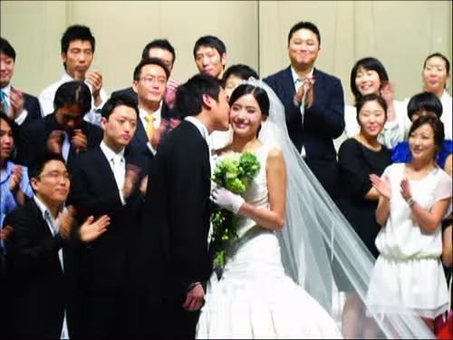 韓彩英首談和丈夫的婚姻生活,育有一兒一女,丈夫是自己最大成就