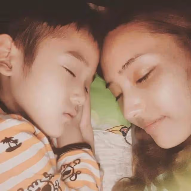 韓彩英首談和丈夫的婚姻生活,育有一兒一女,丈夫是自己最大成就