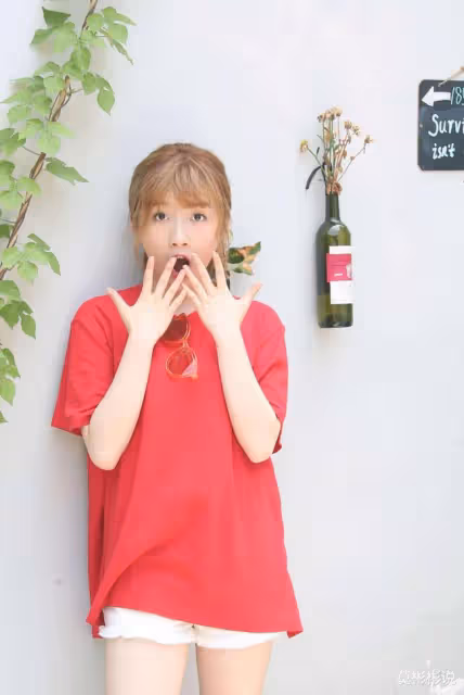 《快本》主持李浩菲:曾想接替謝娜位置,如今頂替孫千成為《歡樂頌》新五美