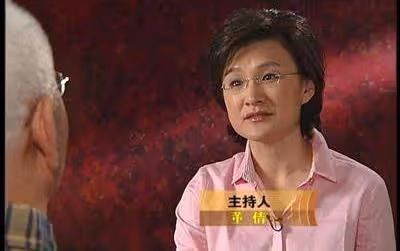 他們是央視主持夫婦,結婚幾十年恩愛如初,今一家三口生活幸福
