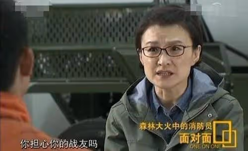 他們是央視主持夫婦,結婚幾十年恩愛如初,今一家三口生活幸福