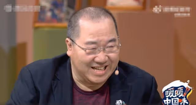 英達為兒解說冬奧比賽,16歲小女兒同行像極媽媽,已進入美國名校