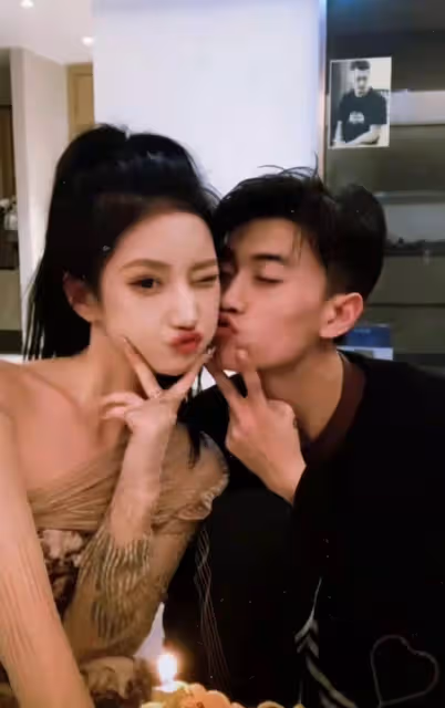 情人節第一對情侶官宣!21歲美女網紅與前任復合,海邊擁吻太浪漫