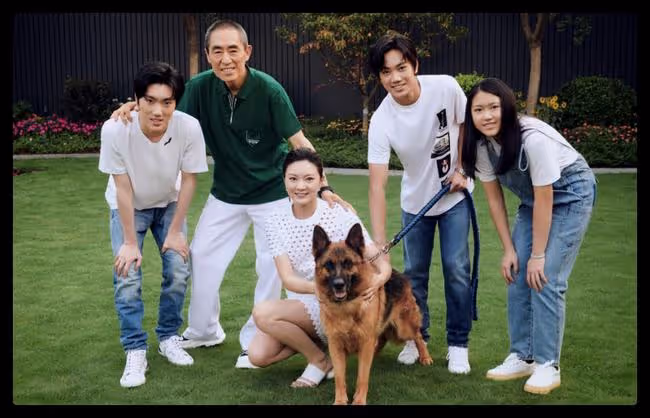 張藝謀妻子發文心疼丈夫,曝其開幕式前靠藥維持,發高燒工作不減