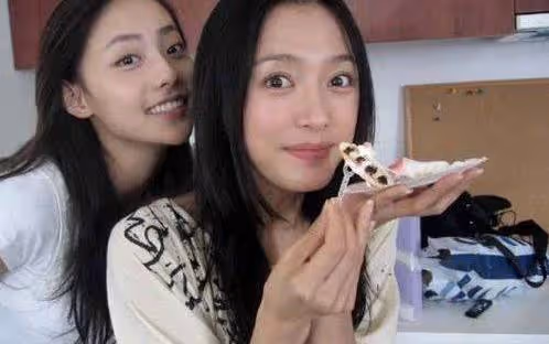 同是瓊女郎翻紅,秦嵐被贊是白月光,而她卻伴隨各種黑料撲面而來