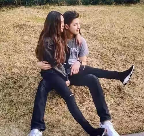 金龜子22歲女兒將結婚!與男友相戀9年很般配,何炅謝娜忙送祝福
