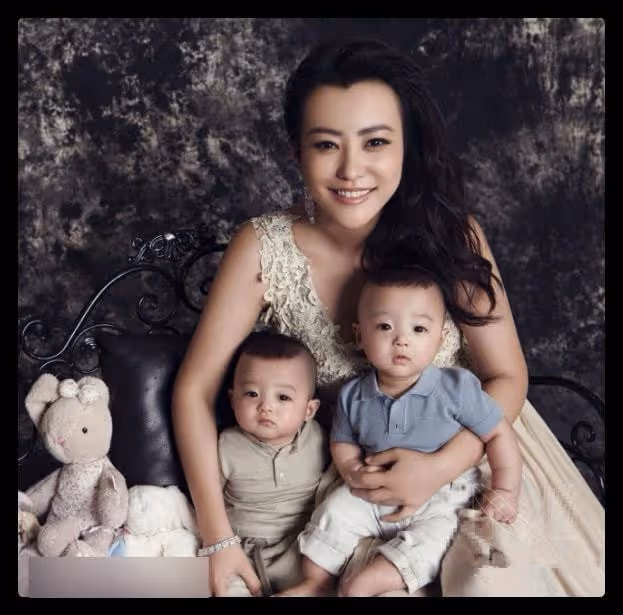 43歲郝蕾攜男友現身聚會,載對方回家疑同居,戀愛2年似老夫老妻
