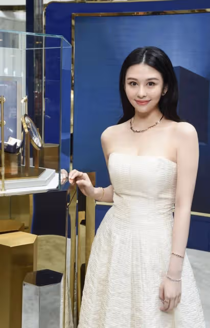 邱淑貞大女兒與女星撞名,改英文名出道,媽媽鋪路讓其進內娛發展