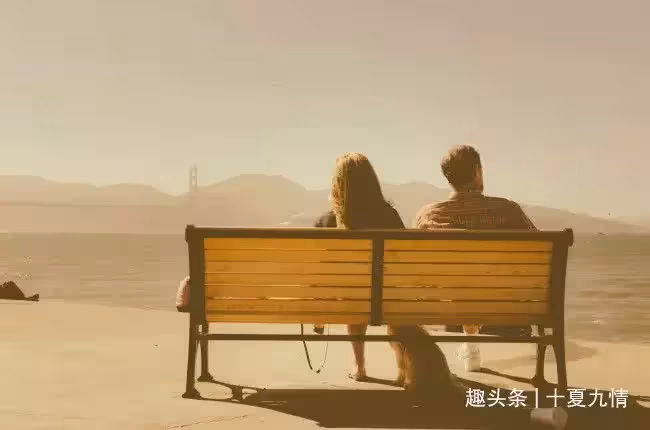 丈夫給前妻買房,生病讓現任出10萬,看到生活費漲到五千妻子離婚