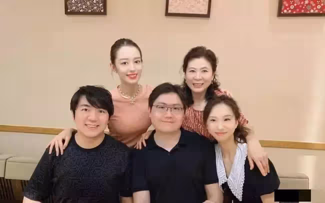 兒媳,拿8萬給你小姑子當陪嫁,阿姨,好像你兒子還沒結婚吧