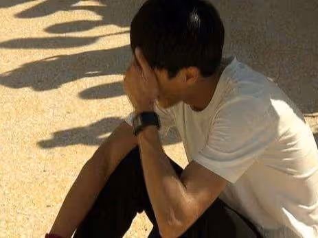 找了個大俺三歲二婚女友，未婚先孕，飯桌她侄子喊聲媽，如遭雷擊