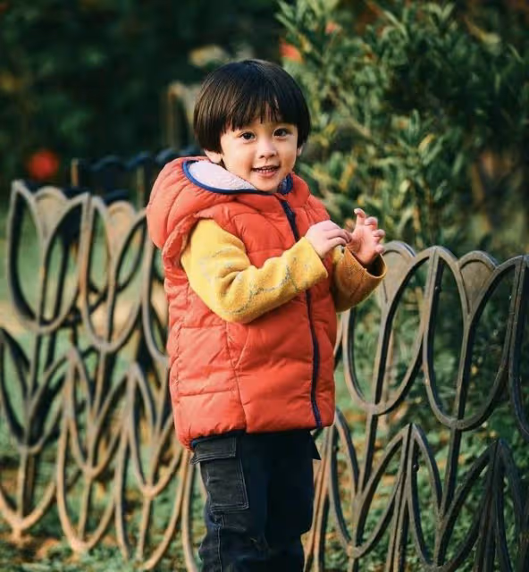 幸福!TVB著名夫妻檔為大兒子舉辦3歲生日派對,一家高顏值引熱議