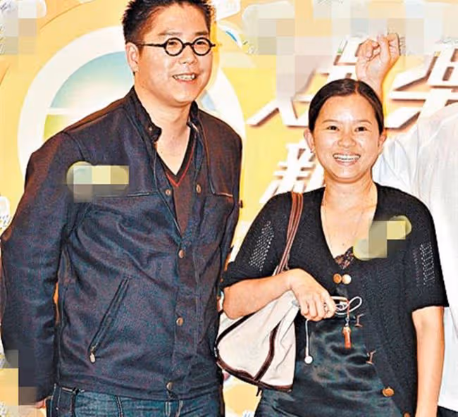 林曉峰一家同框,林母與弟弟狄龍長相相似,住所曝光裝修接地氣