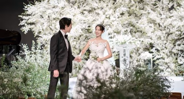 朴信惠再Po韓服婚照被罵!韓服成敏感話題!
