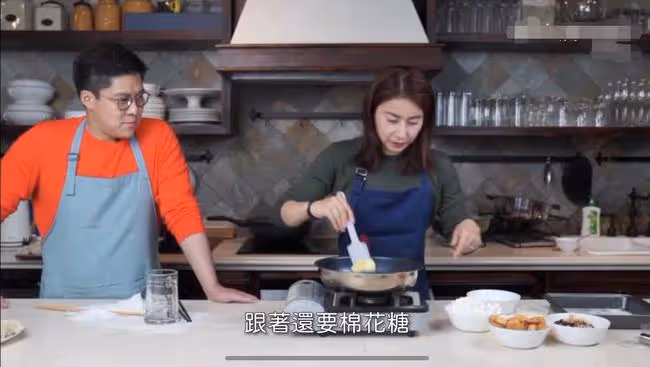 霍啟剛攜郭晶晶過情人節!兩人居家膩歪戴鑲鑽對戒,豪宅內景吸睛