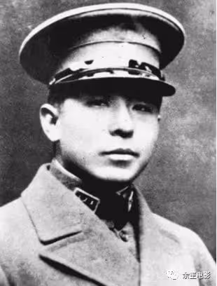 李小龍死在她家裡,向華強養她40年,丁佩真的不簡單