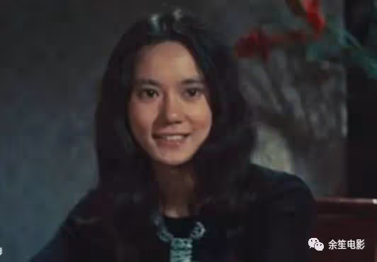 李小龍死在她家裡,向華強養她40年,丁佩真的不簡單